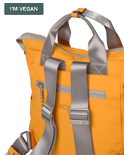 Cargar imagen en el visor de la galería, Mochila mediana Stamp